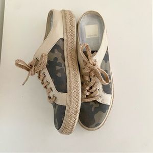 Dolce Vita Women's Lian Mule Camo slide on